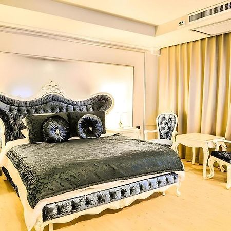 Alvarez Hotel Buriram Esterno foto