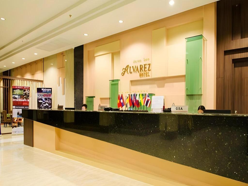 Alvarez Hotel Buriram Esterno foto