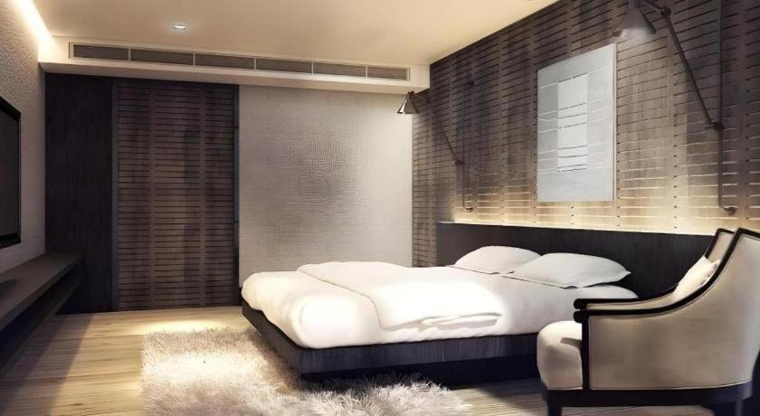 Alvarez Hotel Buriram Esterno foto