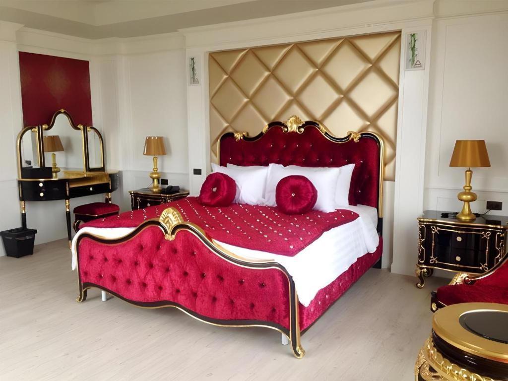 Alvarez Hotel Buriram Esterno foto