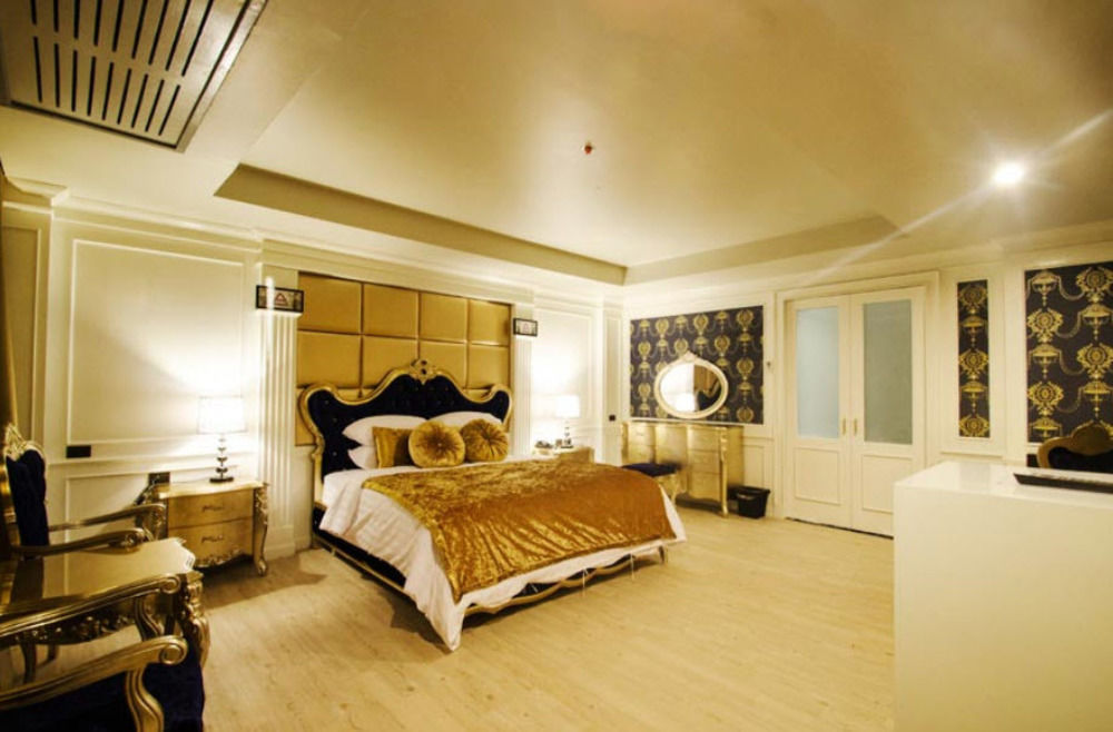 Alvarez Hotel Buriram Esterno foto
