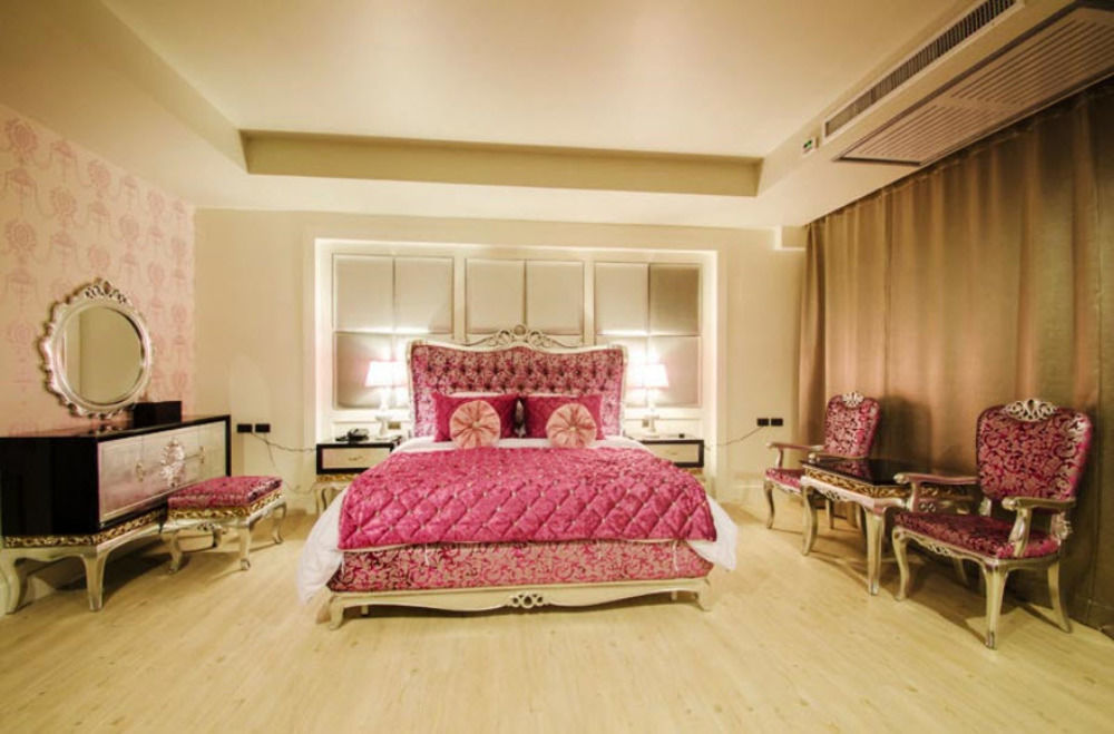 Alvarez Hotel Buriram Esterno foto