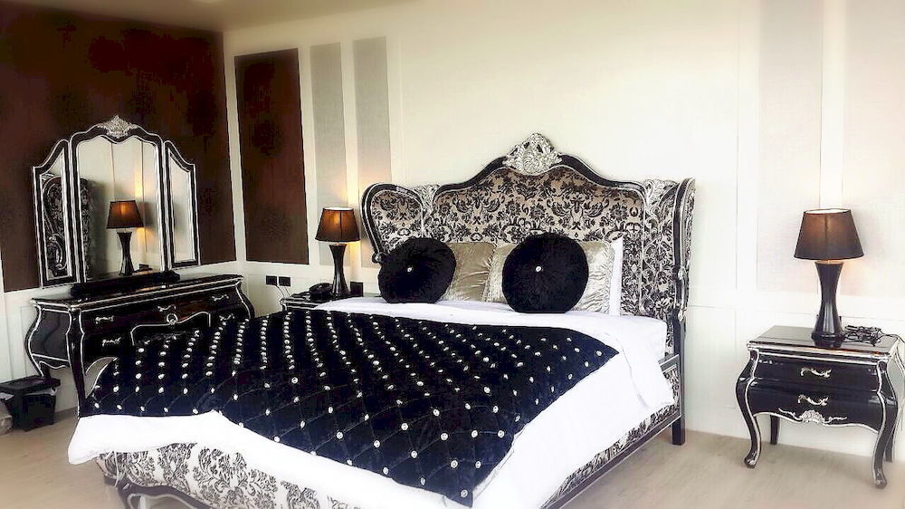 Alvarez Hotel Buriram Esterno foto