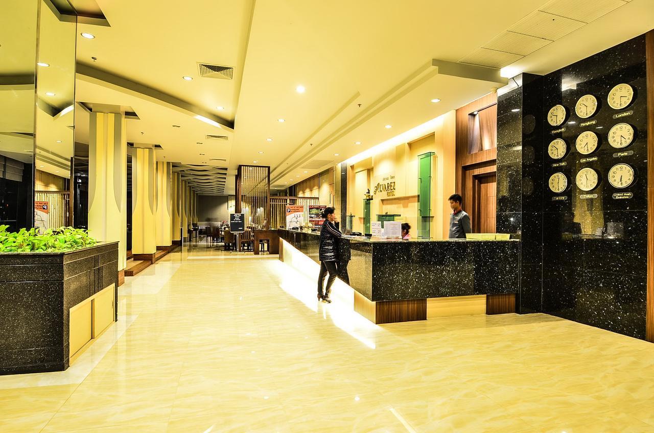 Alvarez Hotel Buriram Esterno foto