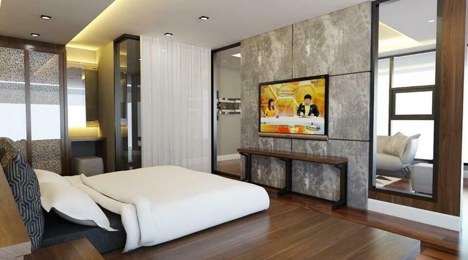 Alvarez Hotel Buriram Esterno foto